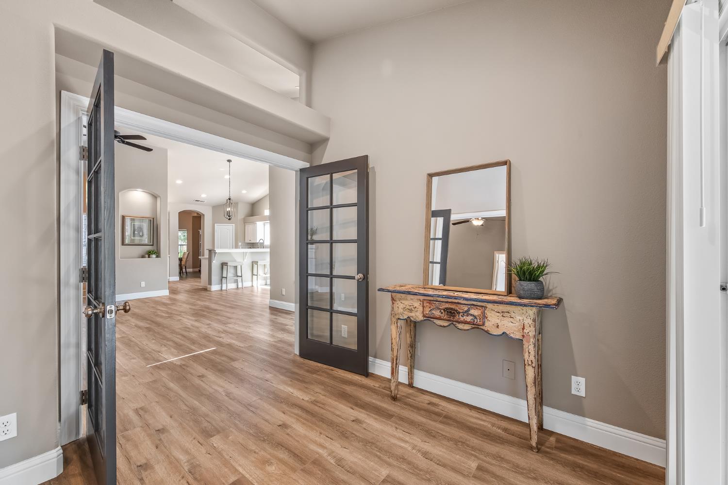 2955 E Pryor Dr, Fresno, CA 93720