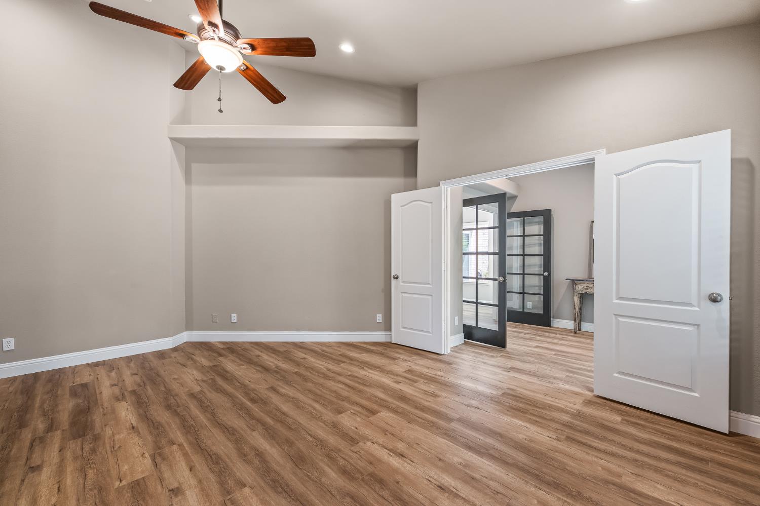 2955 E Pryor Dr, Fresno, CA 93720