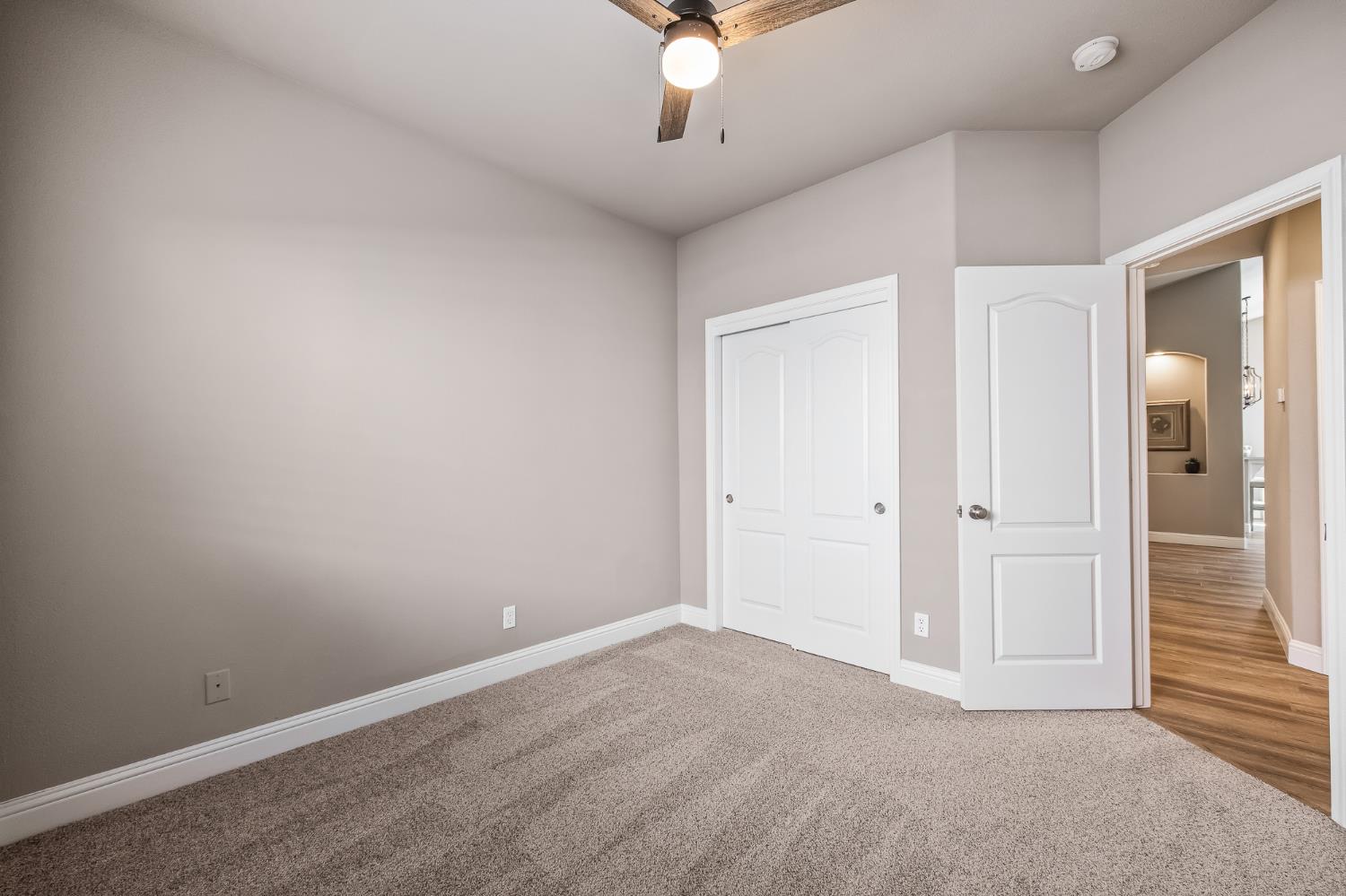 2955 E Pryor Dr, Fresno, CA 93720