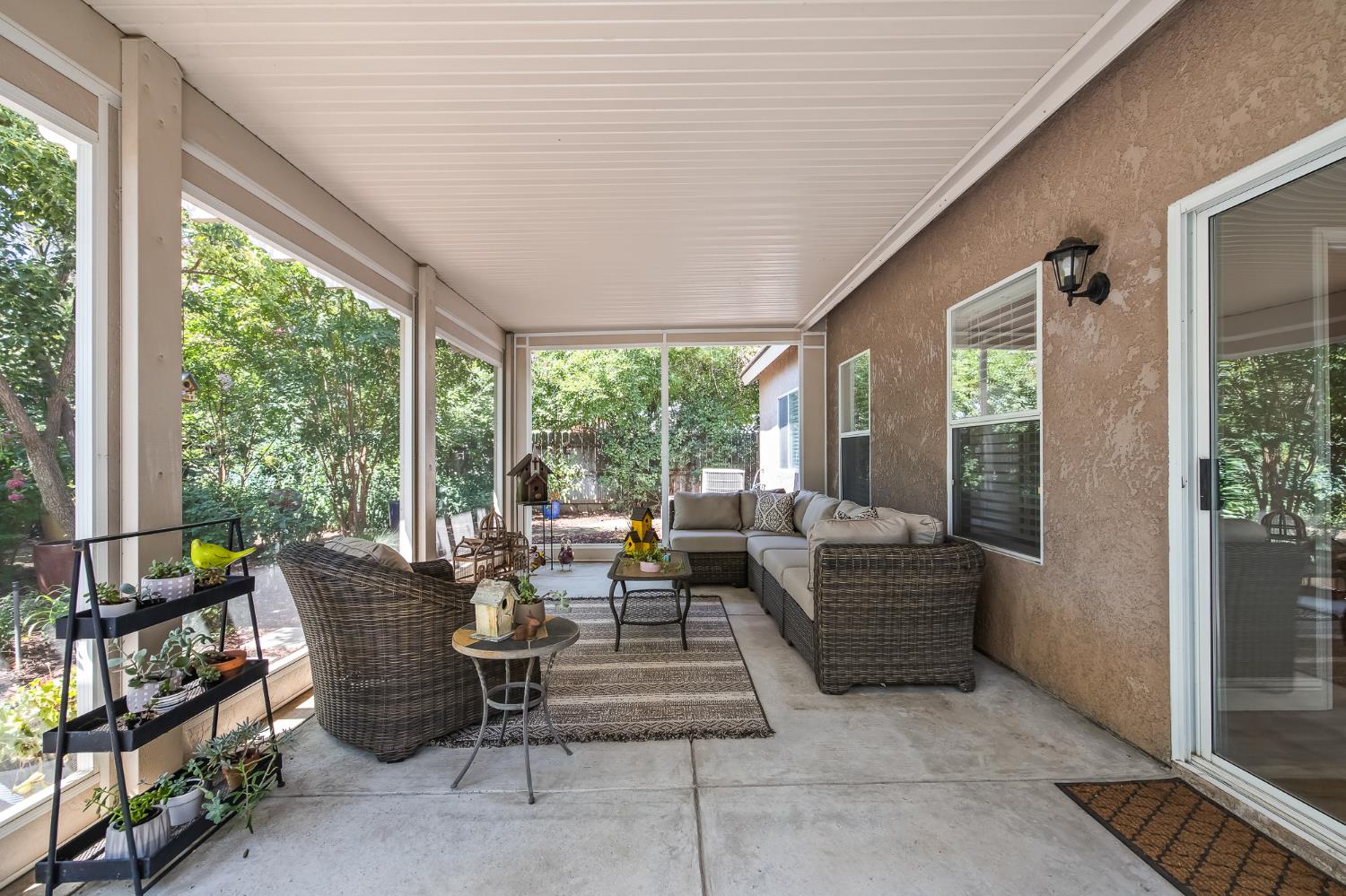 2955 E Pryor Dr, Fresno, CA 93720