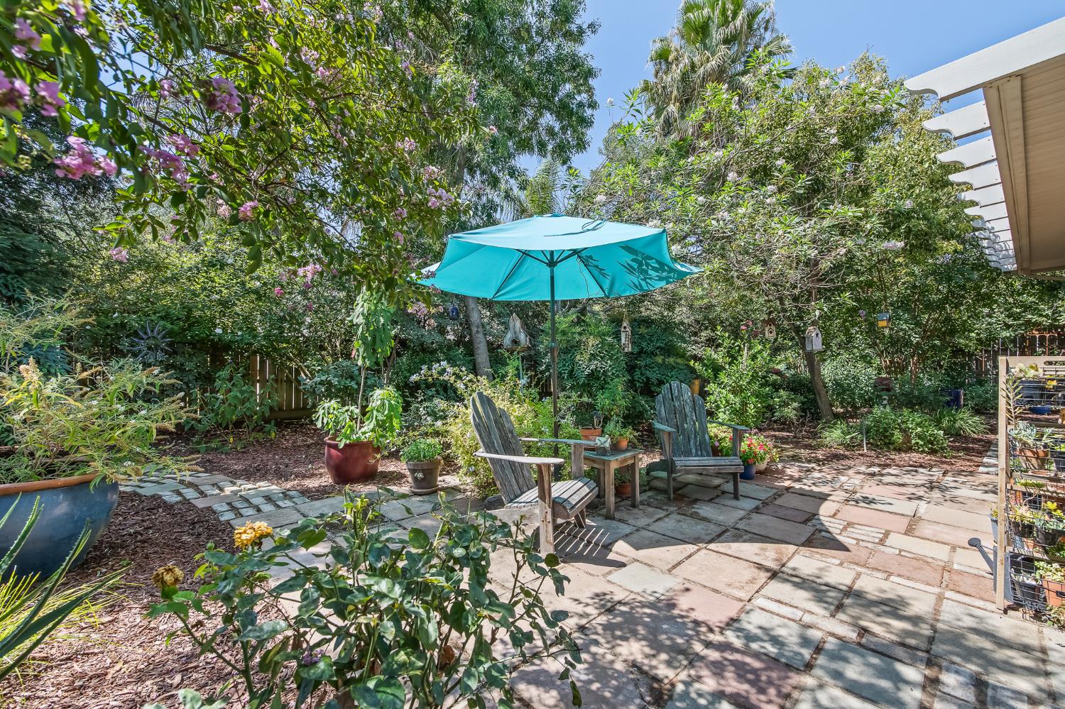 2955 E Pryor Dr, Fresno, CA 93720