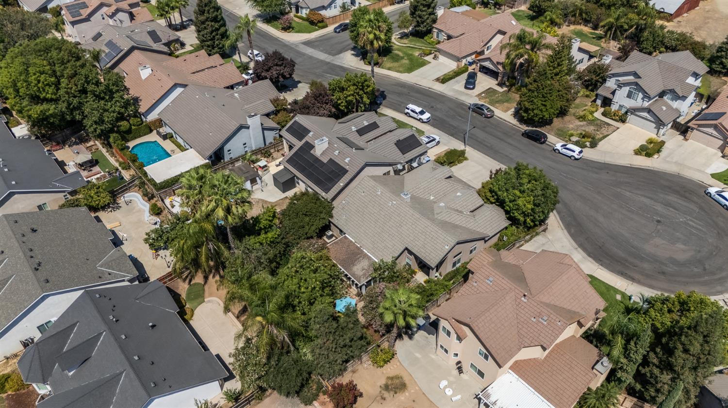 2955 E Pryor Dr, Fresno, CA 93720
