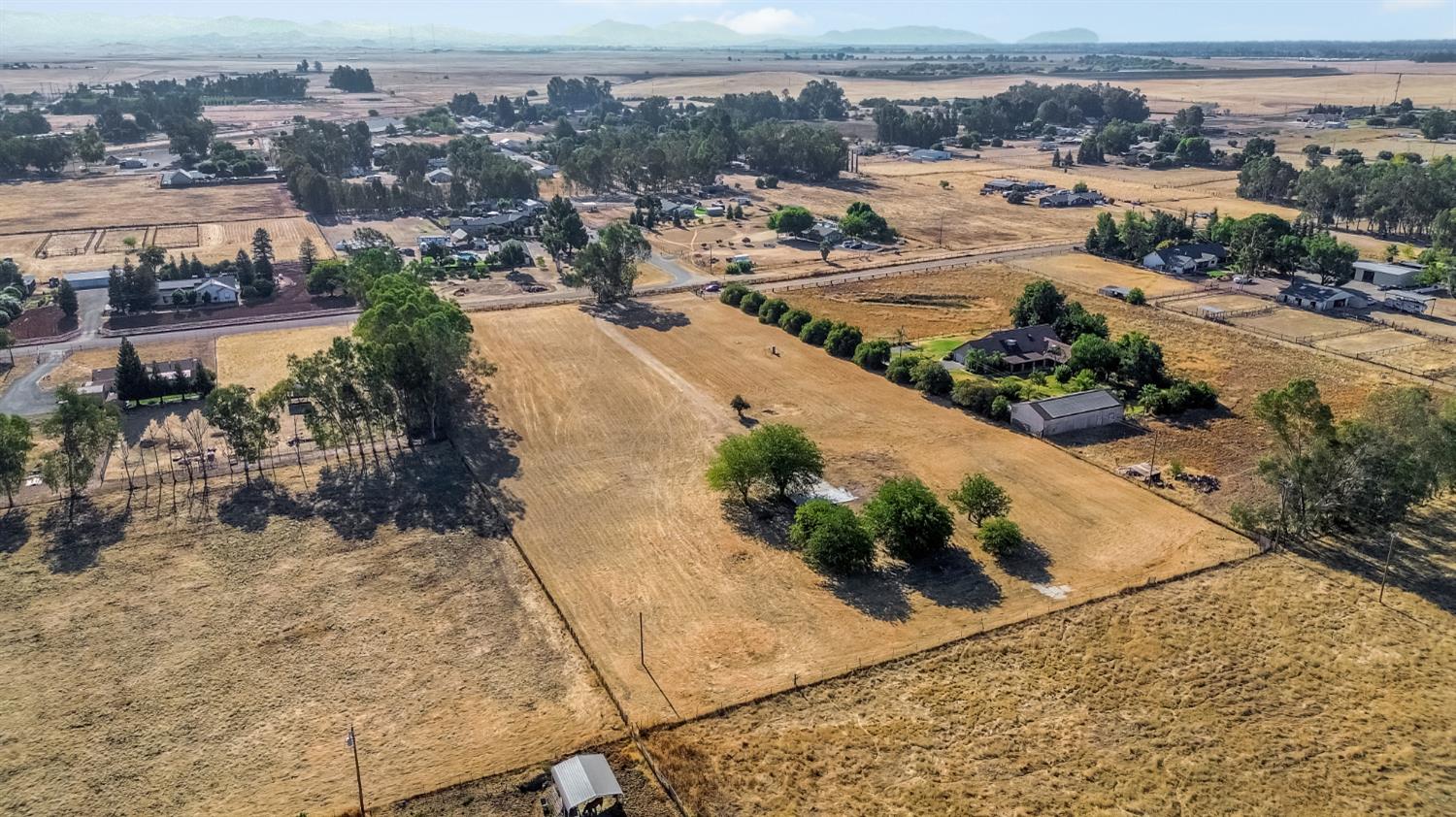 10785 N Burgan Ave, Clovis, CA 93619