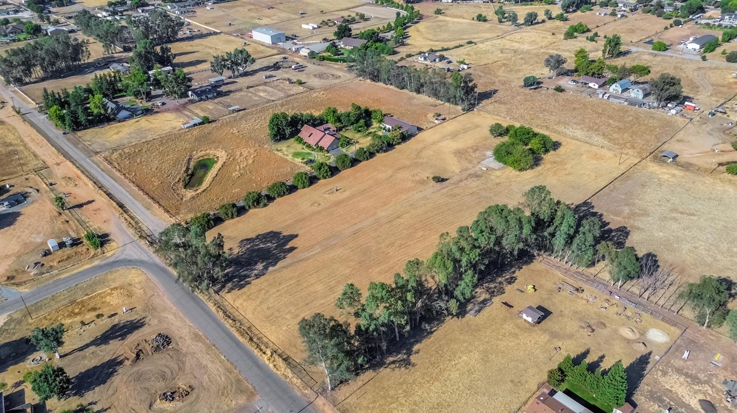10785 N Burgan Ave, Clovis, CA 93619