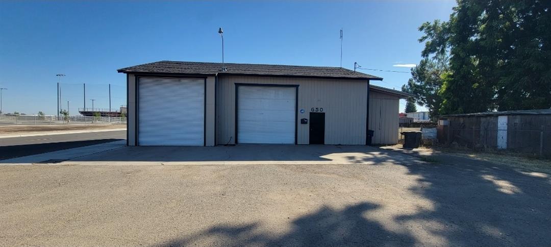 650 S 7th St, Chowchilla, CA 93610