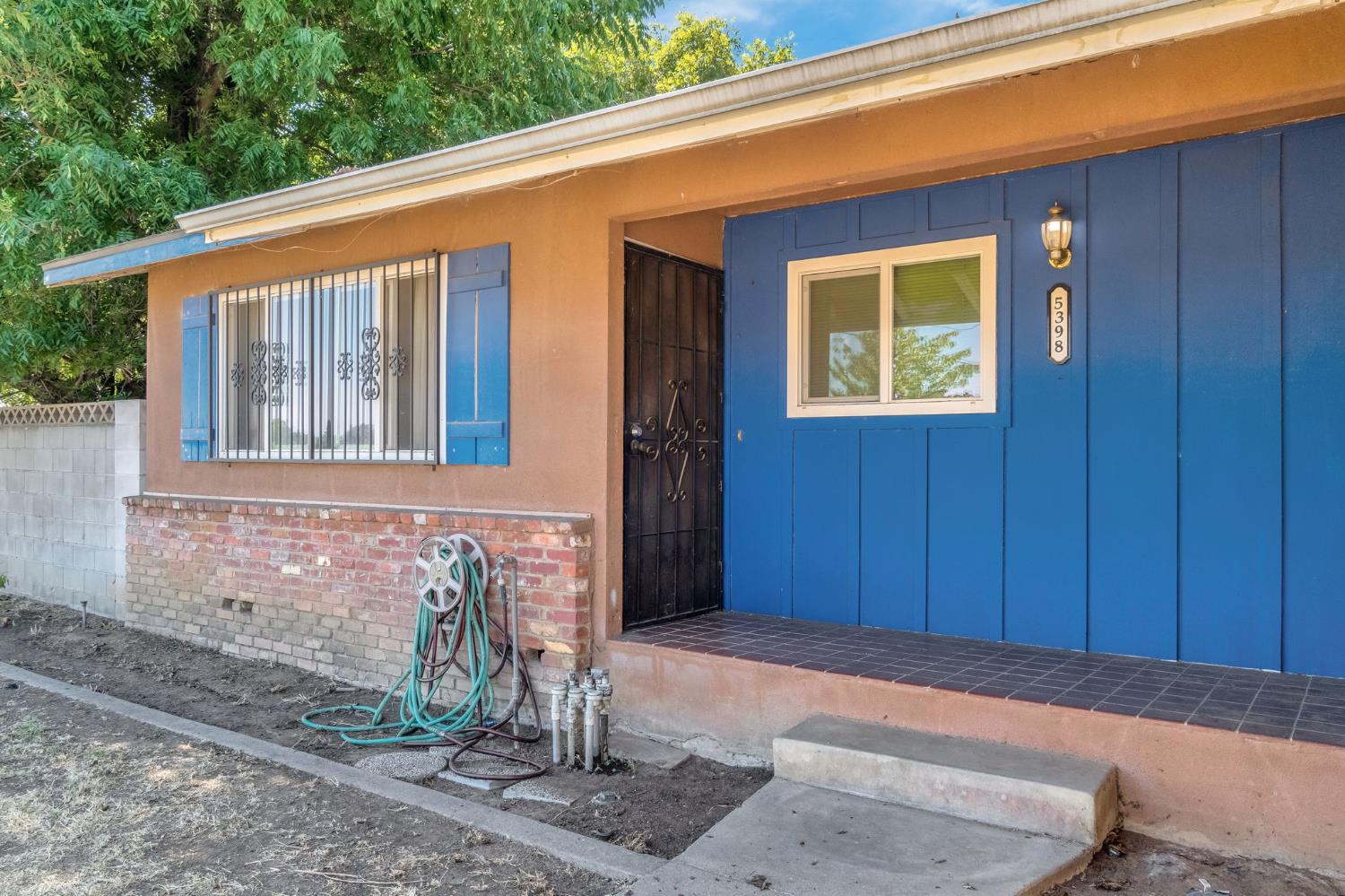 5398 E Harvey Ave, Fresno, CA 93727