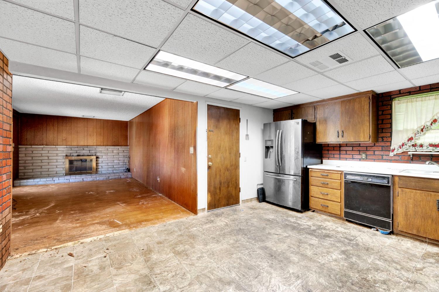 5398 E Harvey Ave, Fresno, CA 93727