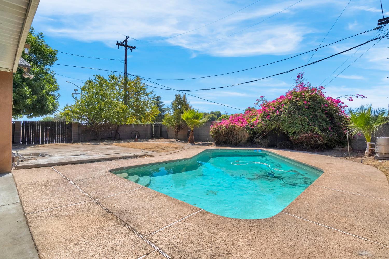 5398 E Harvey Ave, Fresno, CA 93727