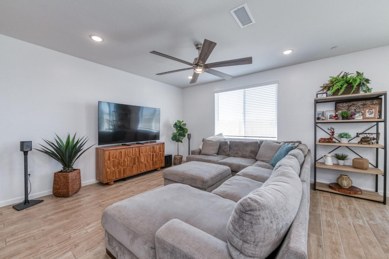1640 Bloom Ave, Clovis, CA 93619