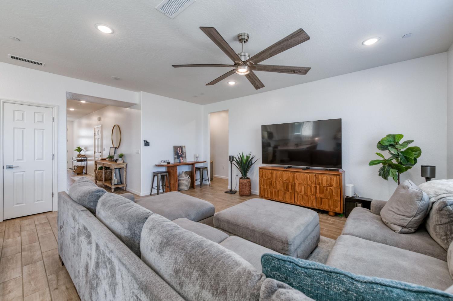 1640 Bloom Ave, Clovis, CA 93619