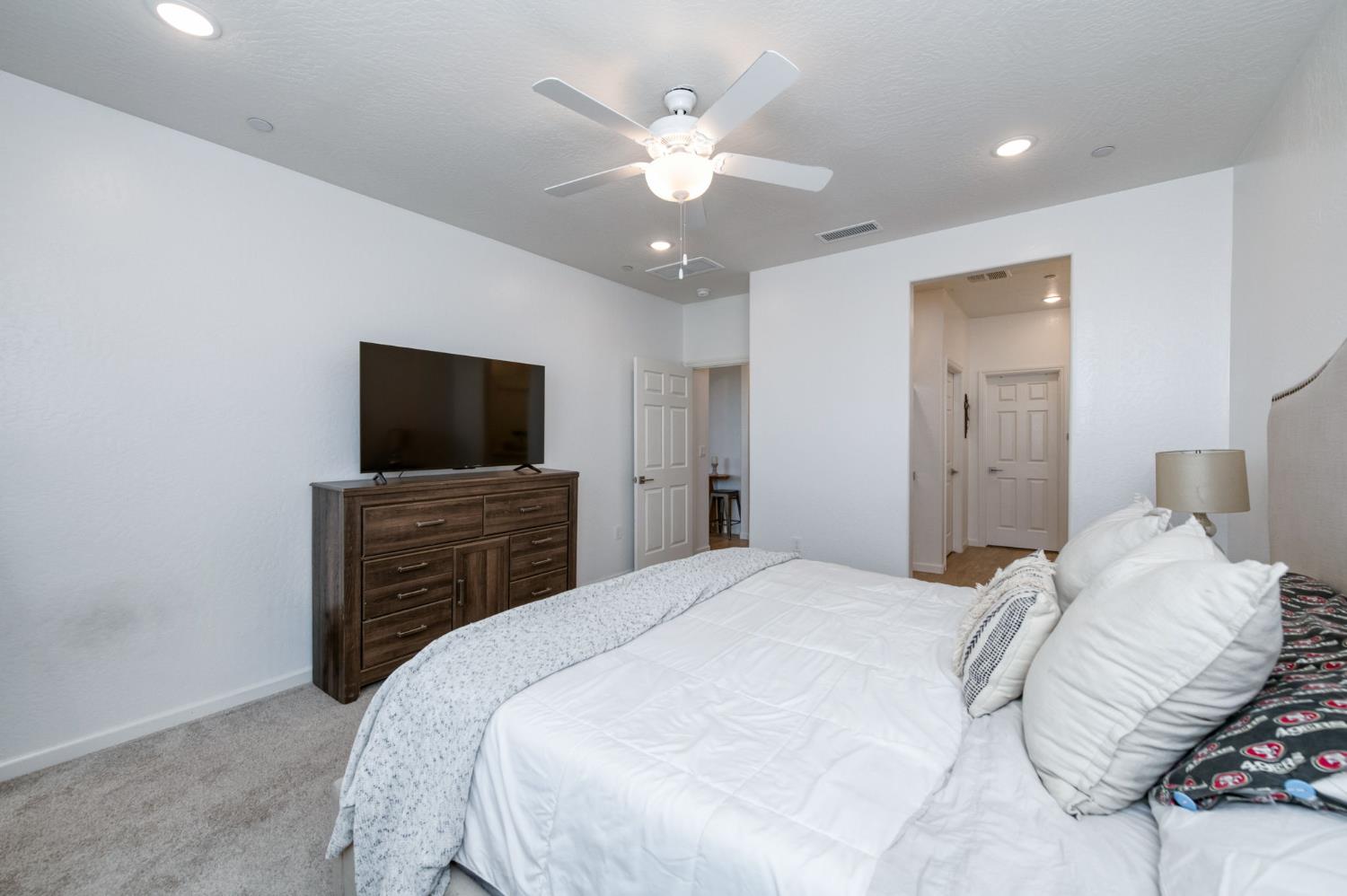 1640 Bloom Ave, Clovis, CA 93619