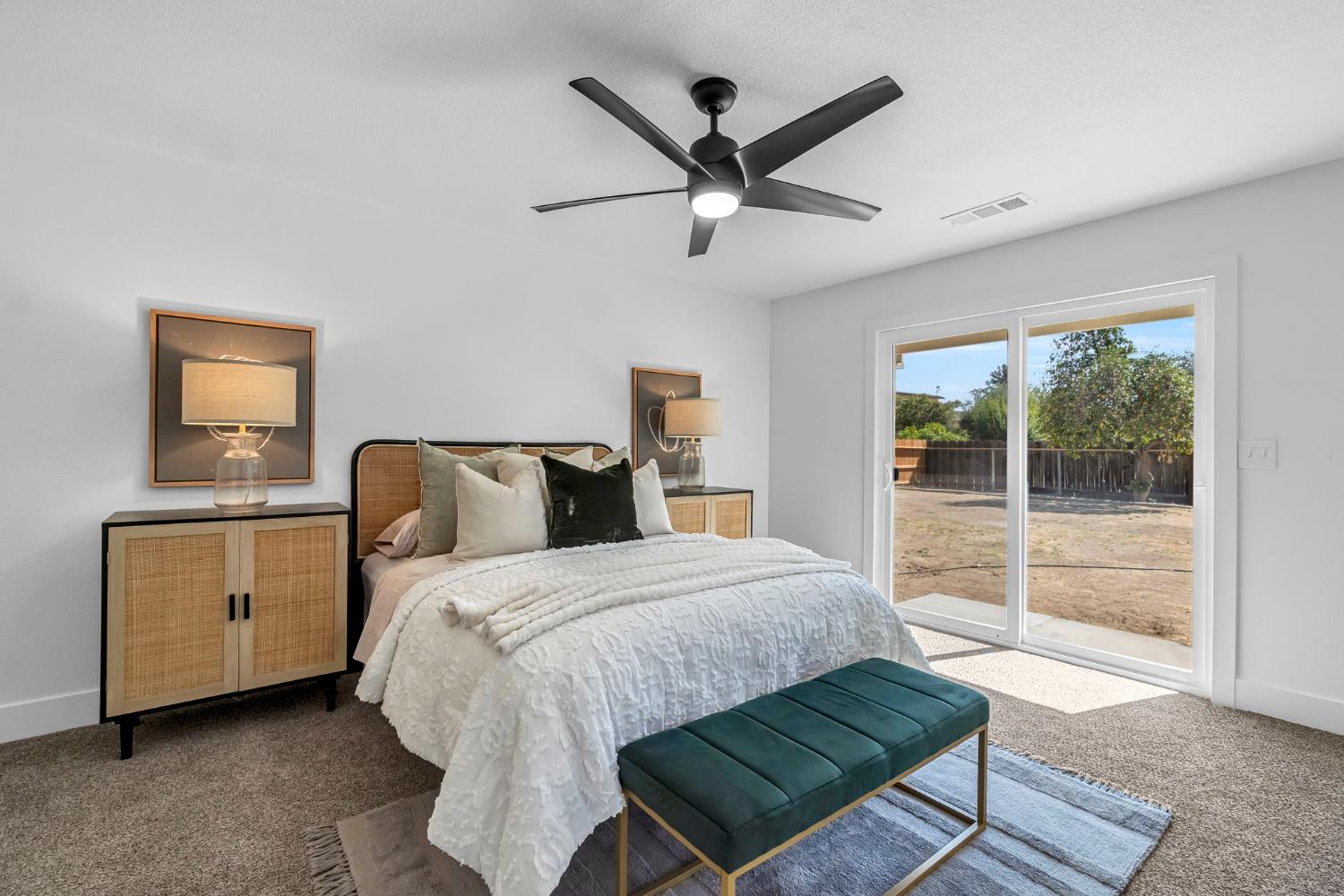 1346 N Eaton Ave, Dinuba, CA 93618
