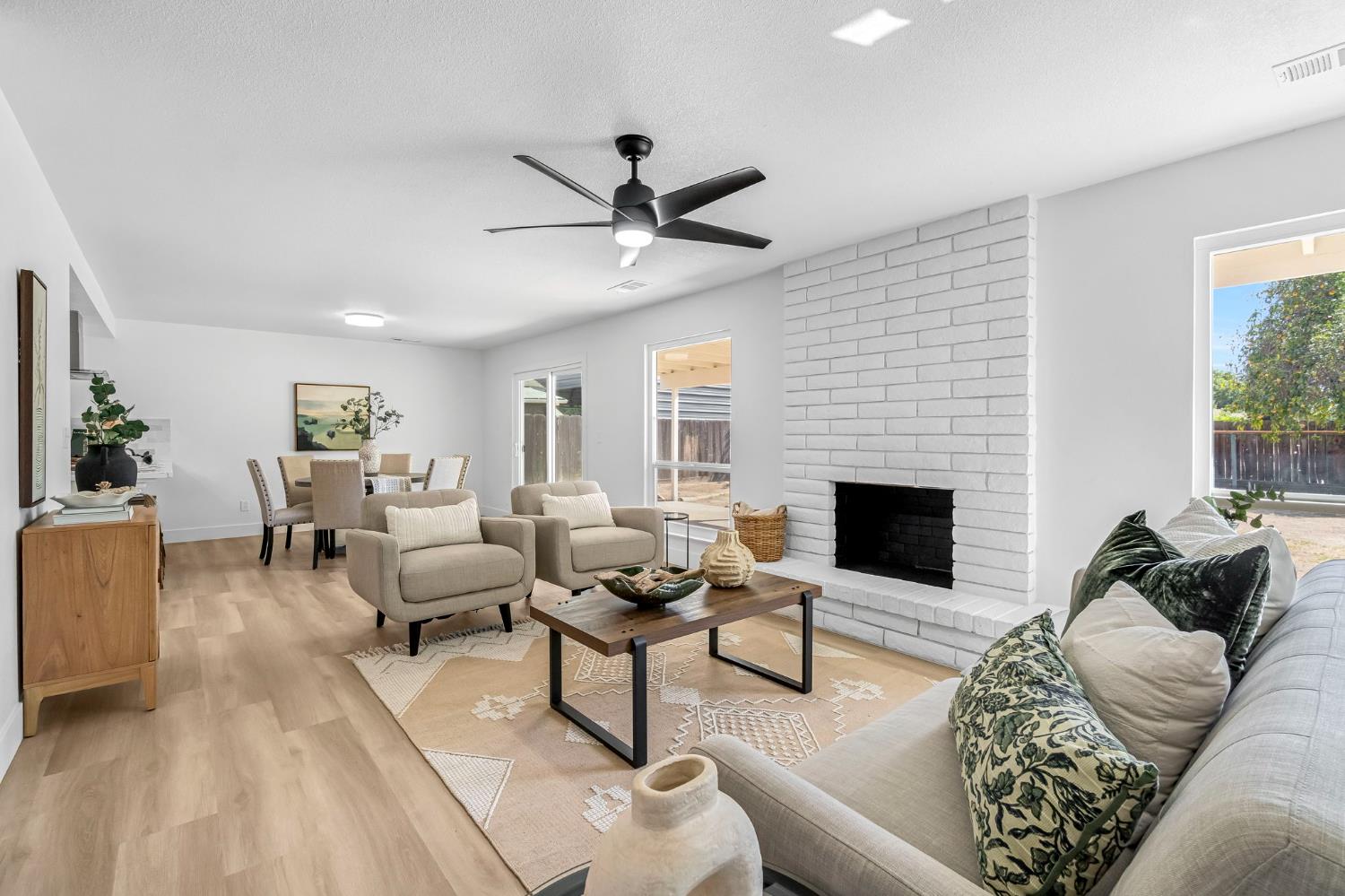 1346 N Eaton Ave, Dinuba, CA 93618