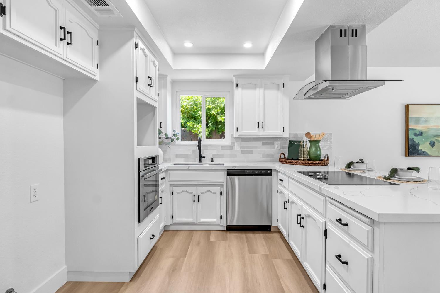 1346 N Eaton Ave, Dinuba, CA 93618