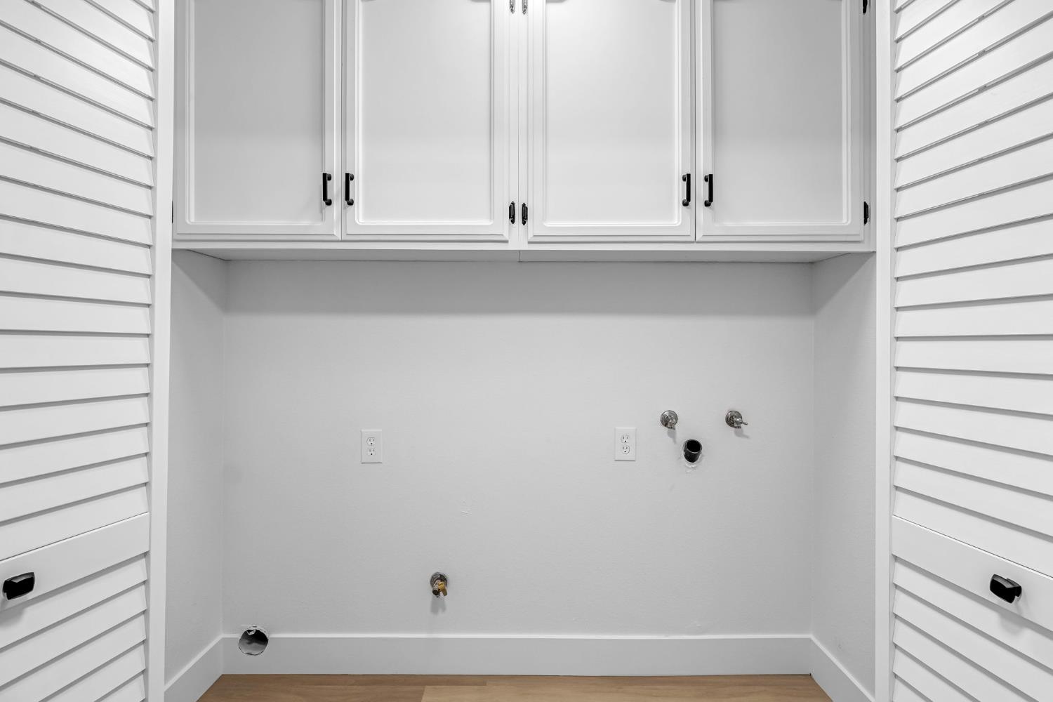 1346 N Eaton Ave, Dinuba, CA 93618