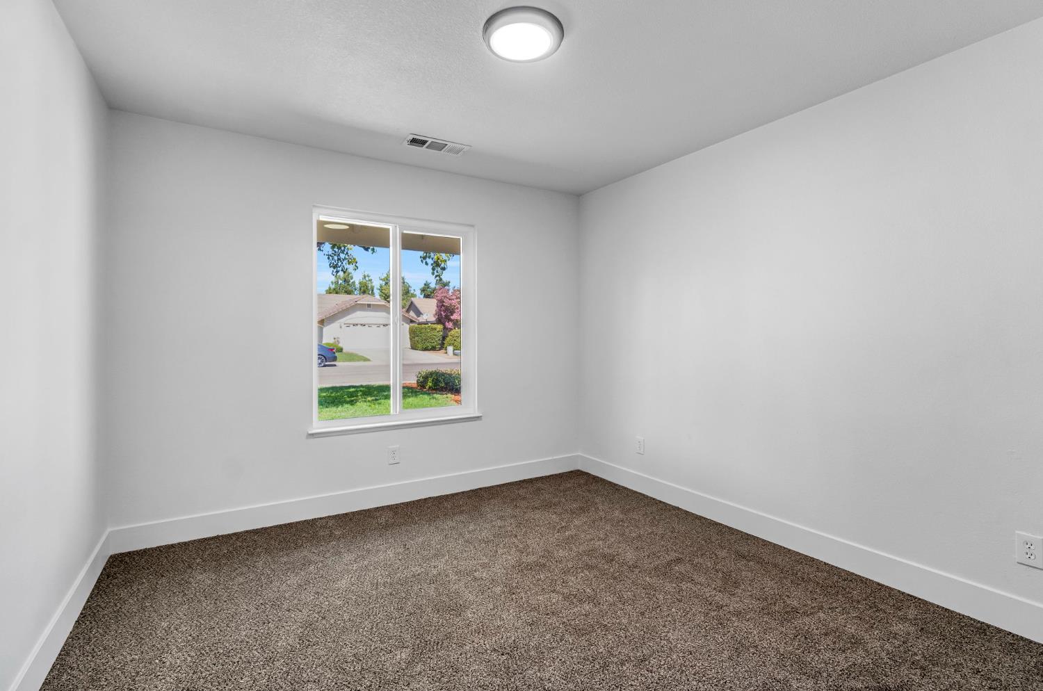 1346 N Eaton Ave, Dinuba, CA 93618