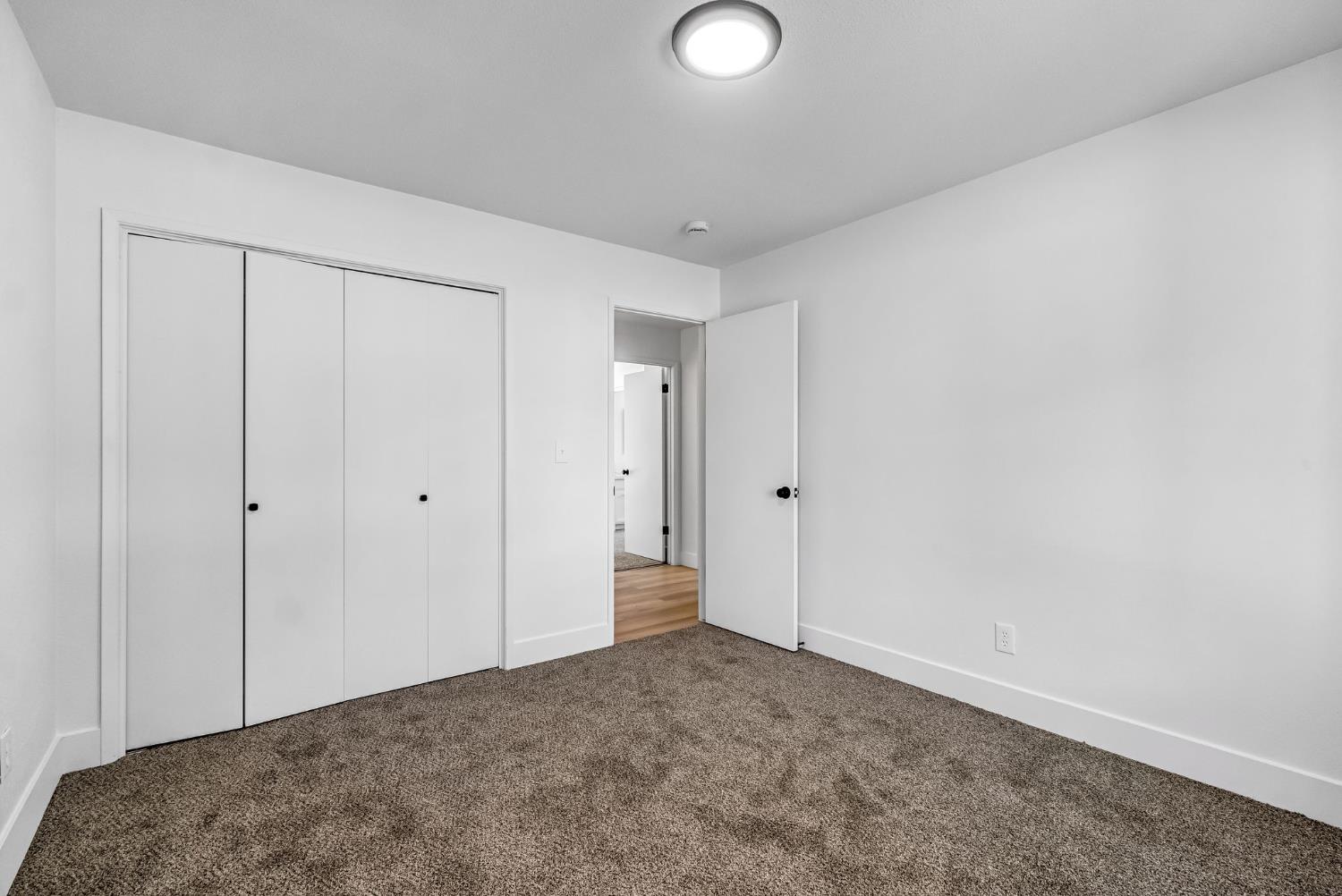1346 N Eaton Ave, Dinuba, CA 93618