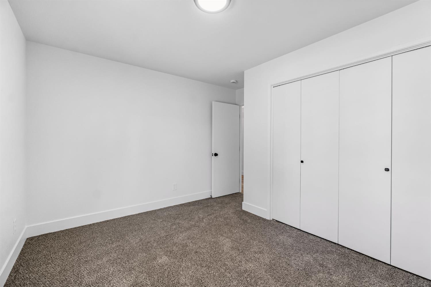 1346 N Eaton Ave, Dinuba, CA 93618