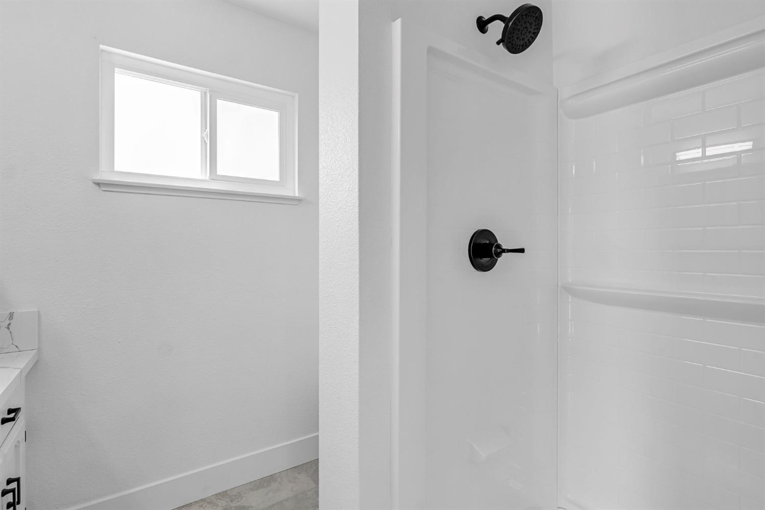 1346 N Eaton Ave, Dinuba, CA 93618