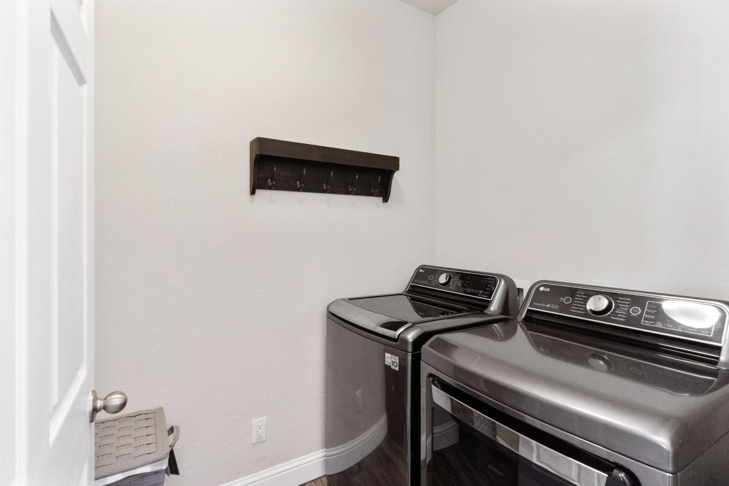 28047 Sky Lake Dr, Friant, CA 93626