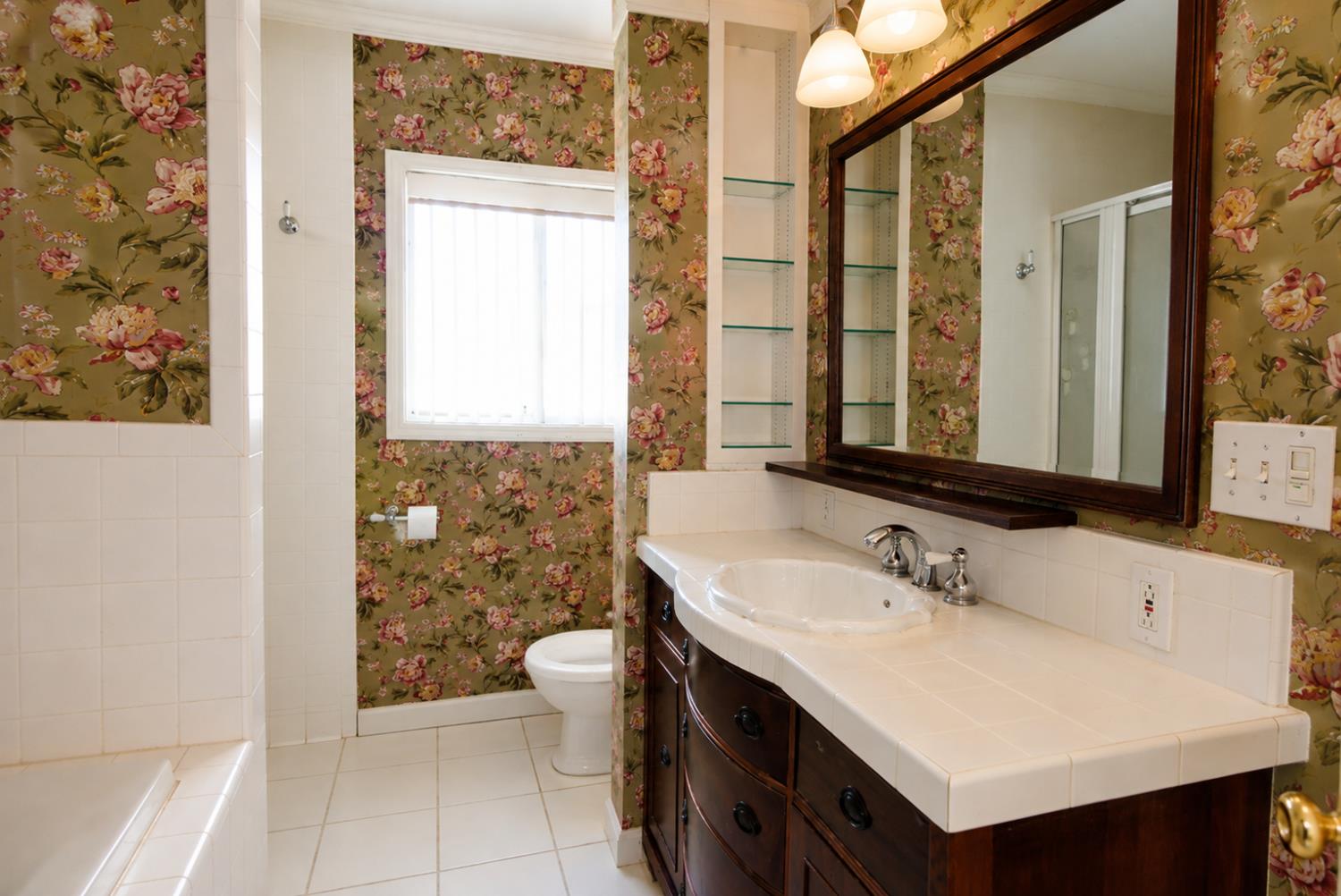 1614 W Morton, Porterville, CA 93257