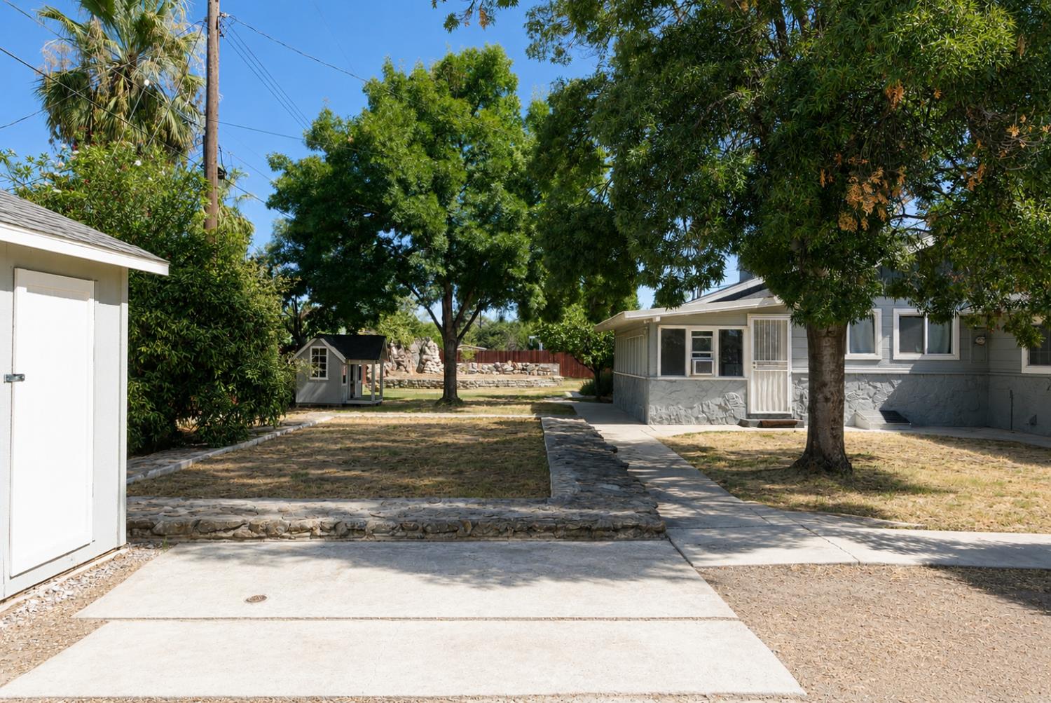 1614 W Morton, Porterville, CA 93257