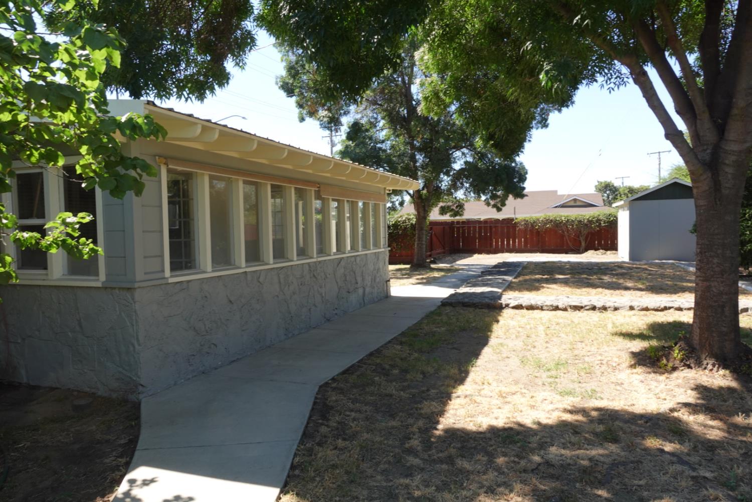 1614 W Morton, Porterville, CA 93257