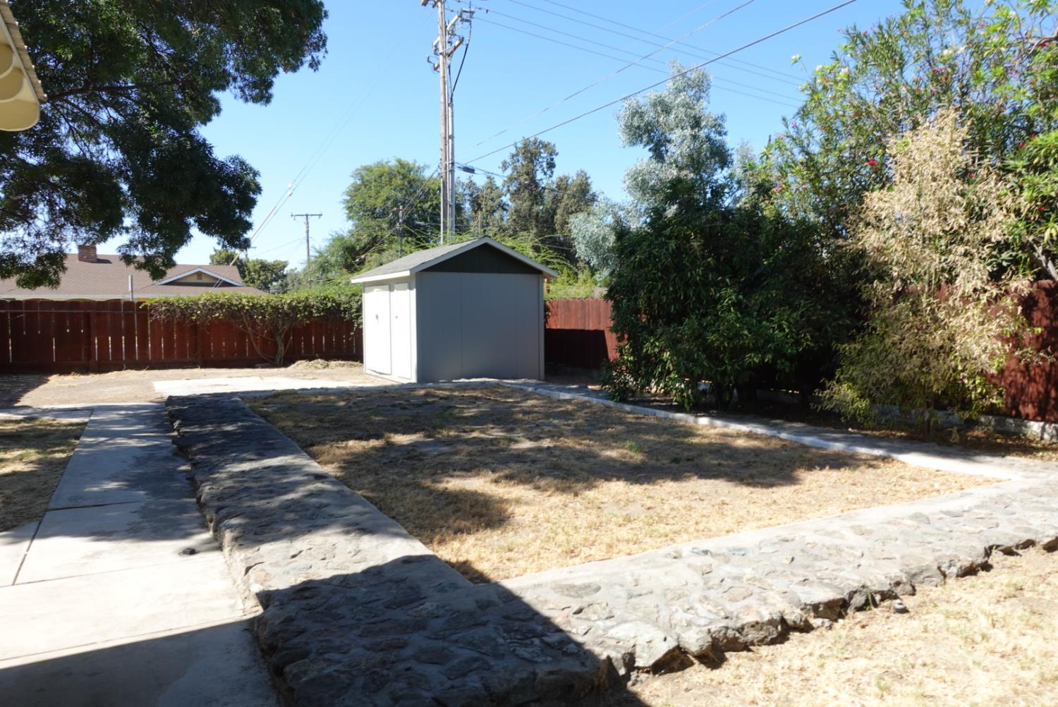 1614 W Morton, Porterville, CA 93257