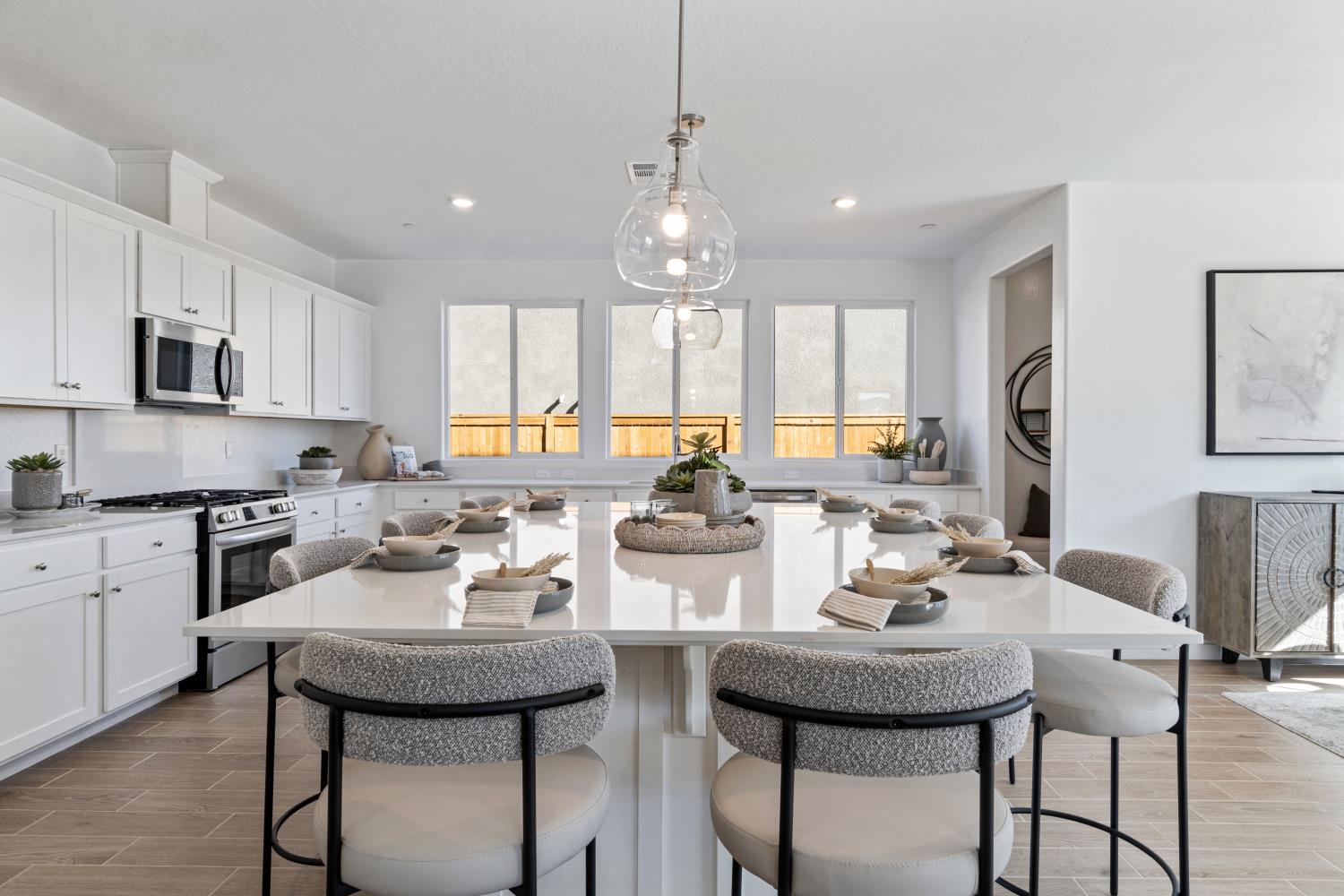 1046 Springtime Ave, Clovis, CA 93619