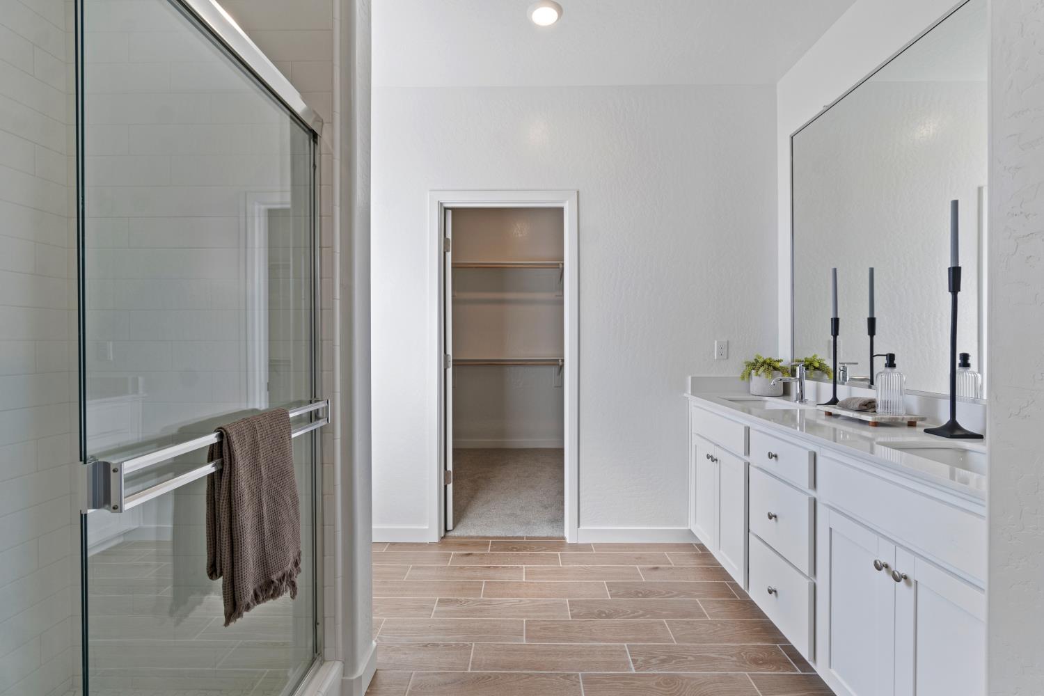 1046 Springtime Ave, Clovis, CA 93619
