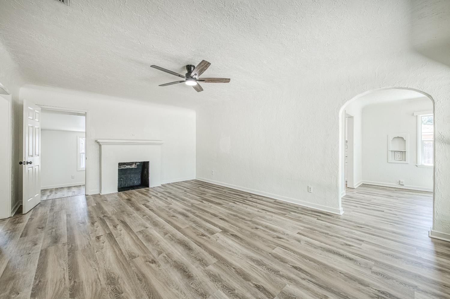 1738 N Angus St, Fresno, CA 93703
