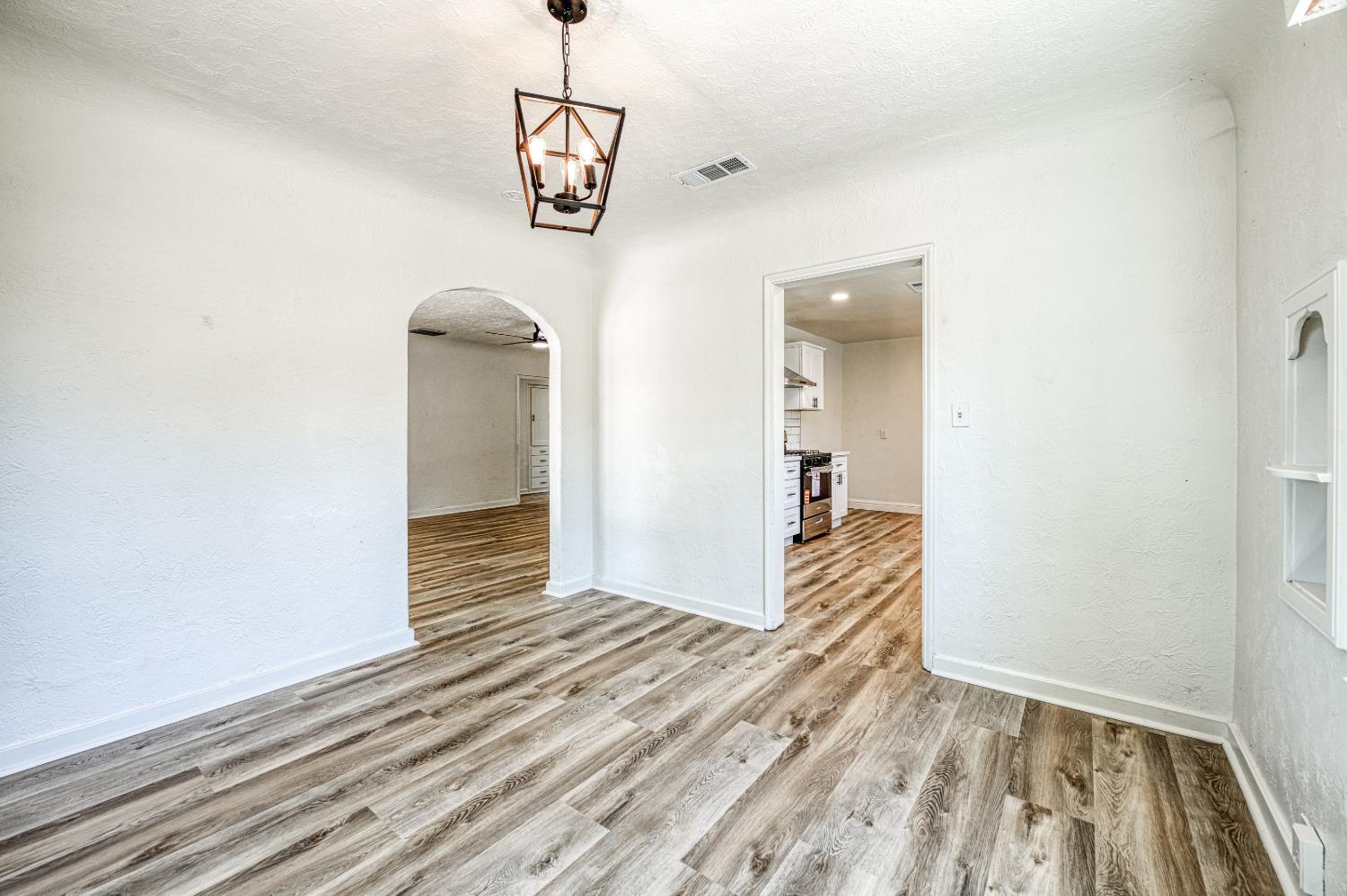 1738 N Angus St, Fresno, CA 93703