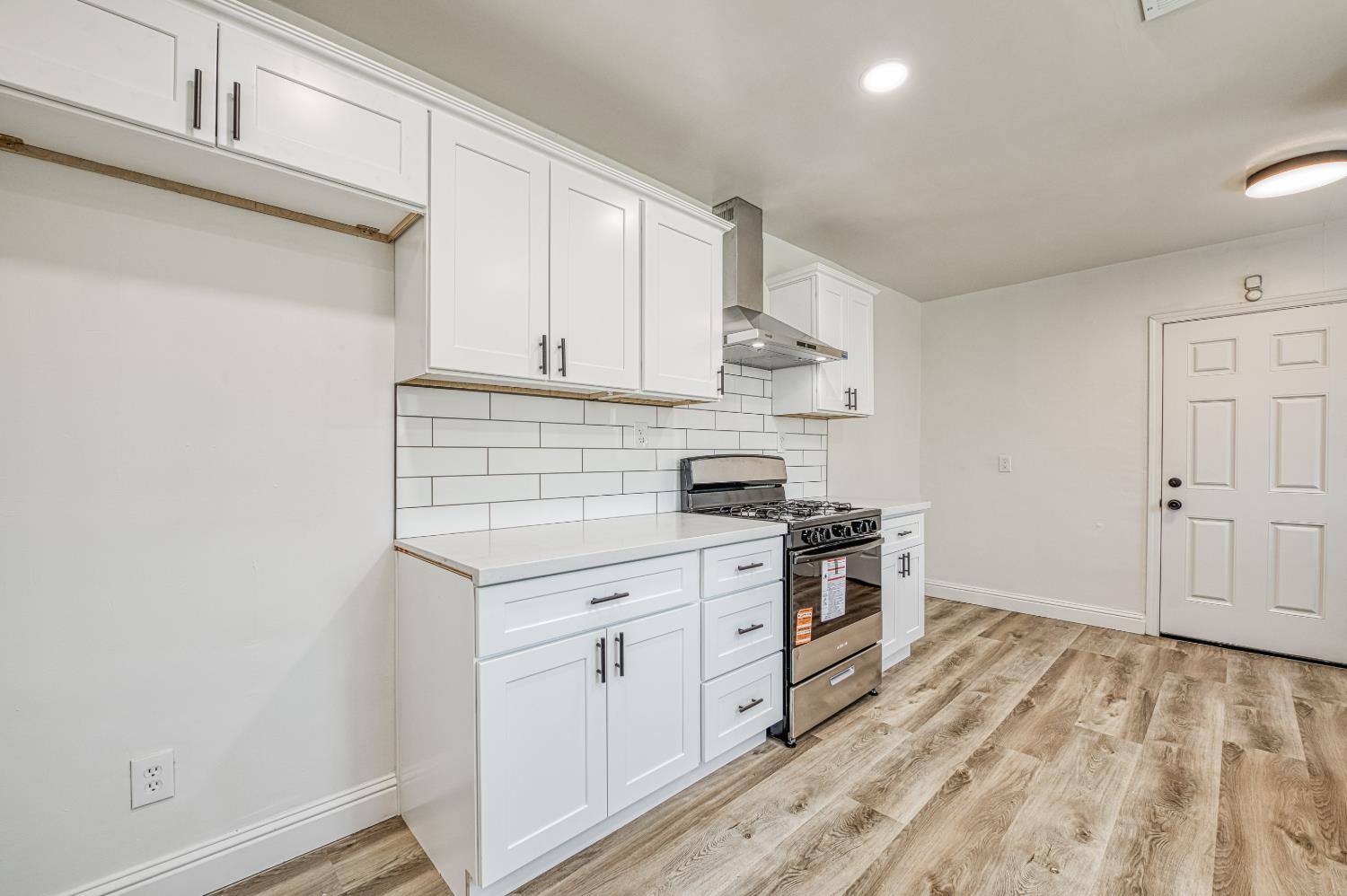 1738 N Angus St, Fresno, CA 93703