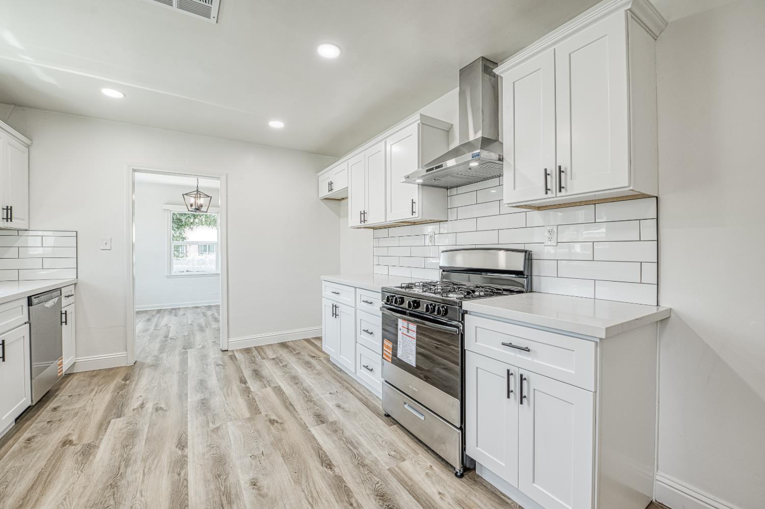 1738 N Angus St, Fresno, CA 93703