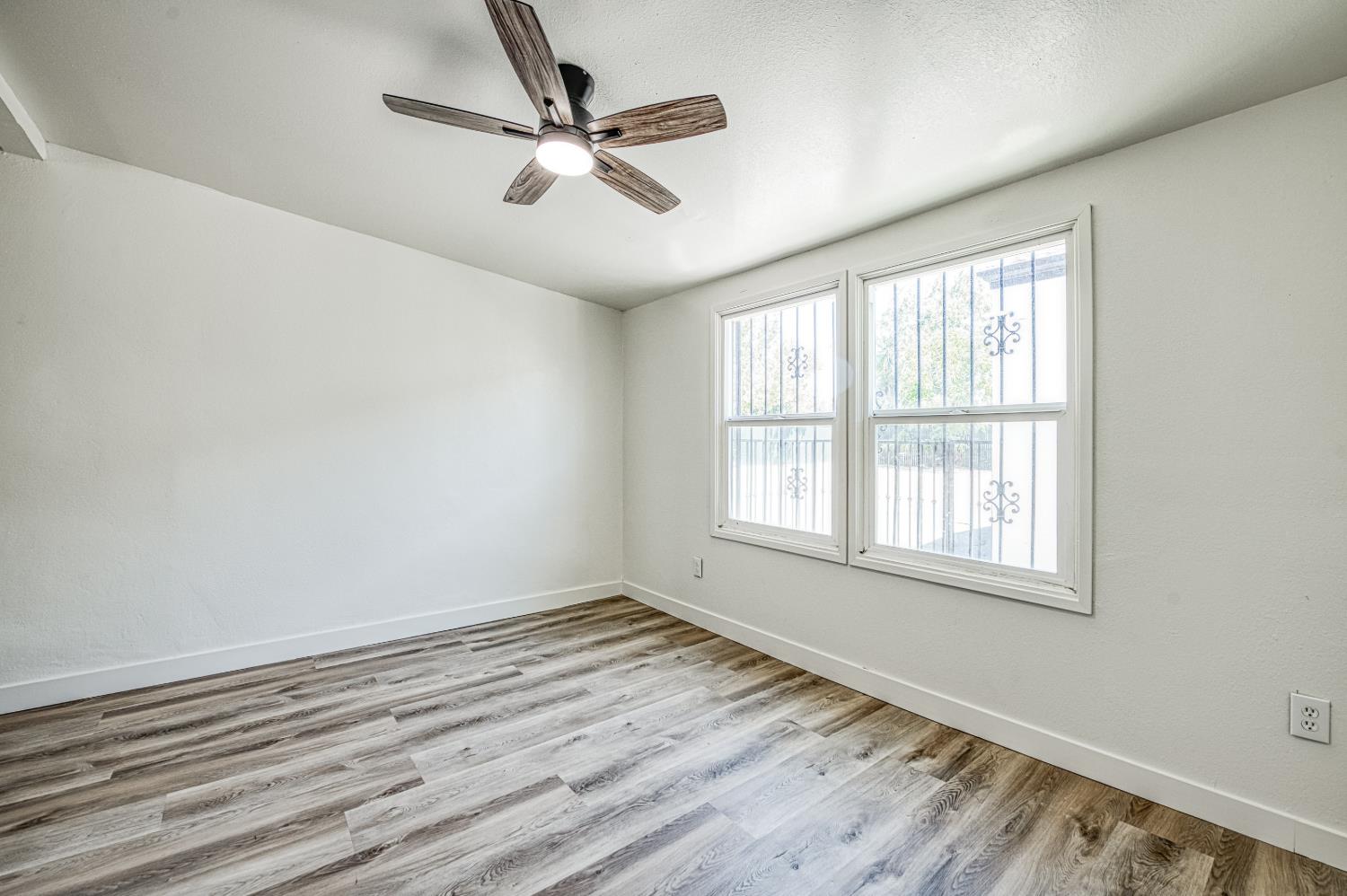 1738 N Angus St, Fresno, CA 93703
