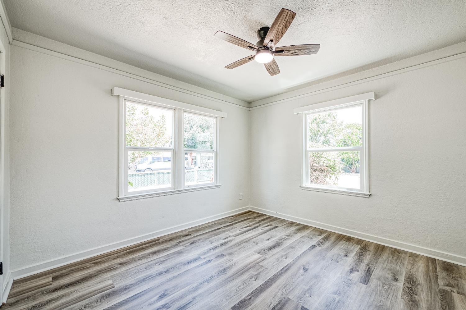 1738 N Angus St, Fresno, CA 93703