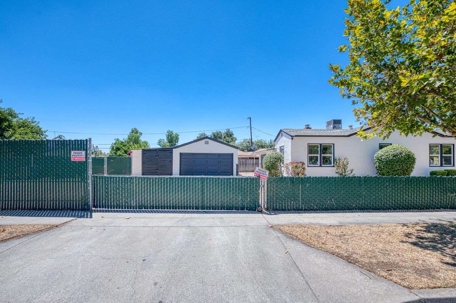 1738 N Angus St, Fresno, CA 93703