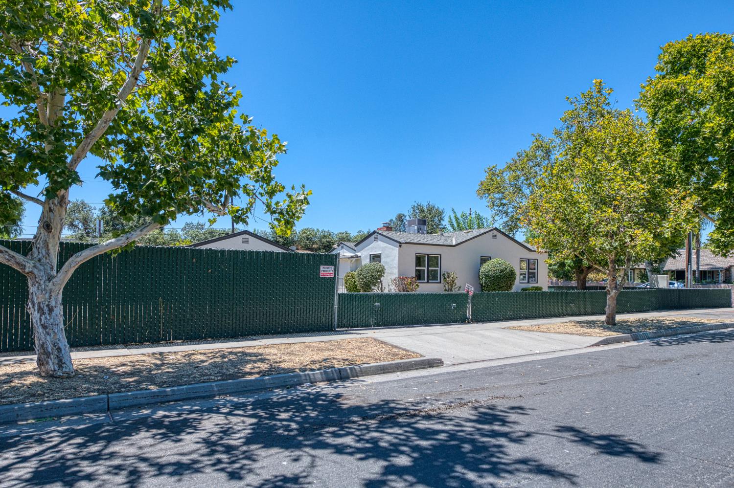 1738 N Angus St, Fresno, CA 93703