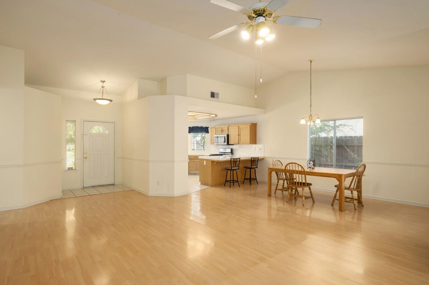 5044 W Roberts, Fresno, CA 93722