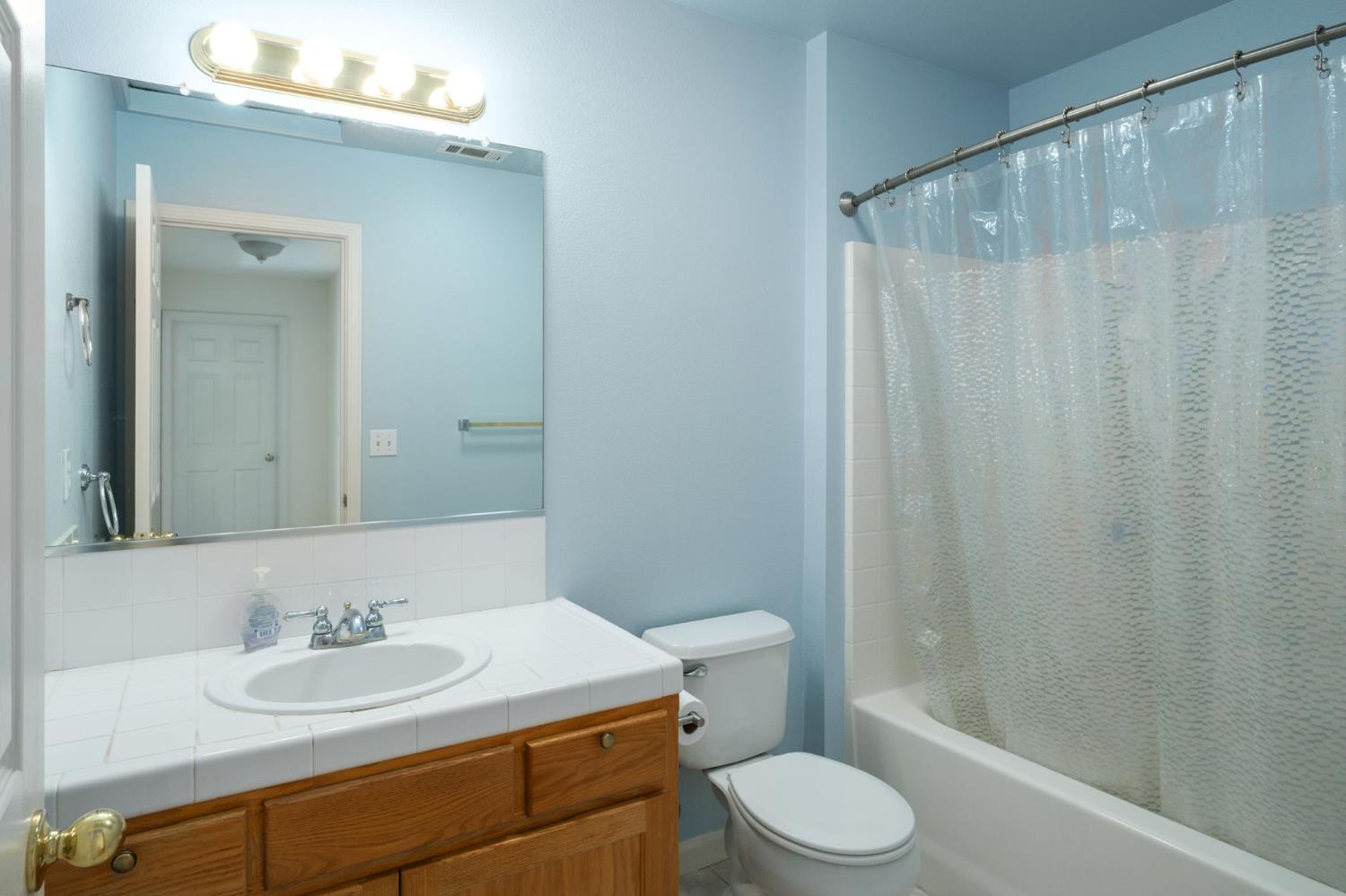 5044 W Roberts, Fresno, CA 93722