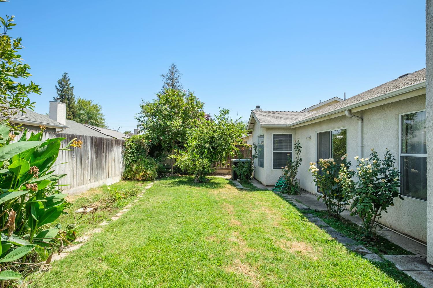 5044 W Roberts, Fresno, CA 93722