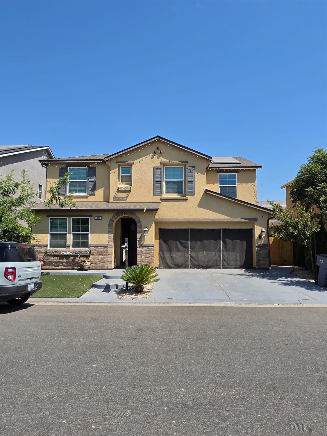 6326 W Donner Ave, Fresno, CA 93723