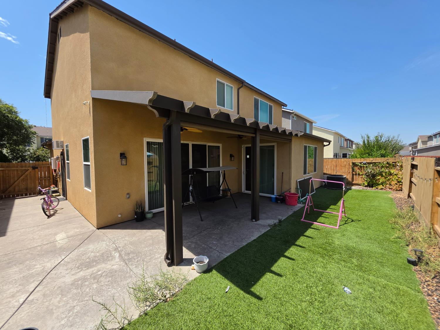 6326 W Donner Ave, Fresno, CA 93723