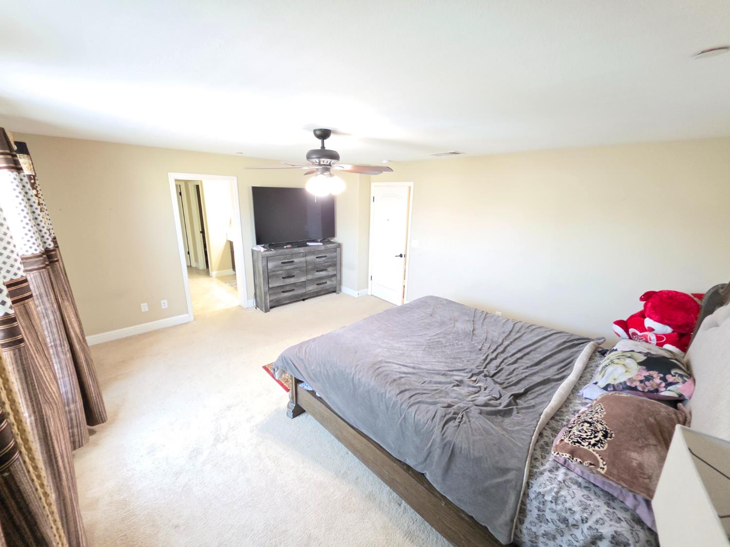 6326 W Donner Ave, Fresno, CA 93723