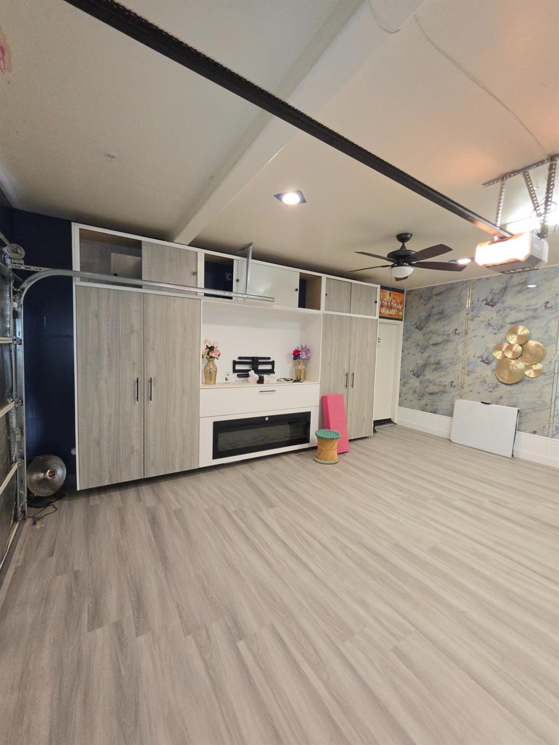 6326 W Donner Ave, Fresno, CA 93723