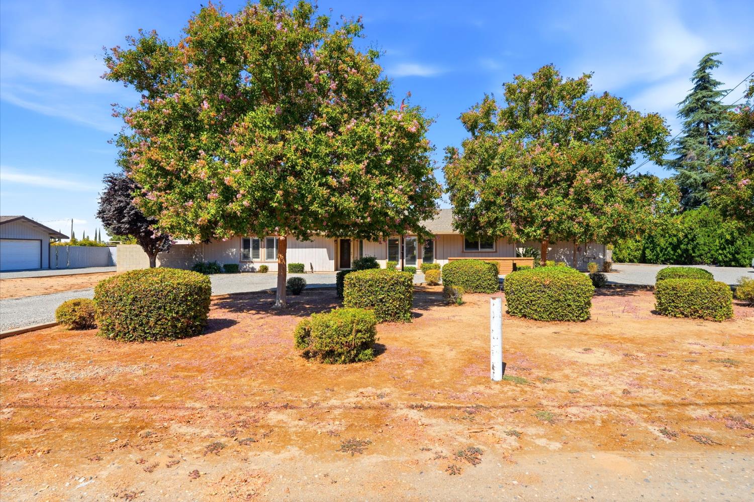 3153 N Blythe, Fresno, CA 93722
