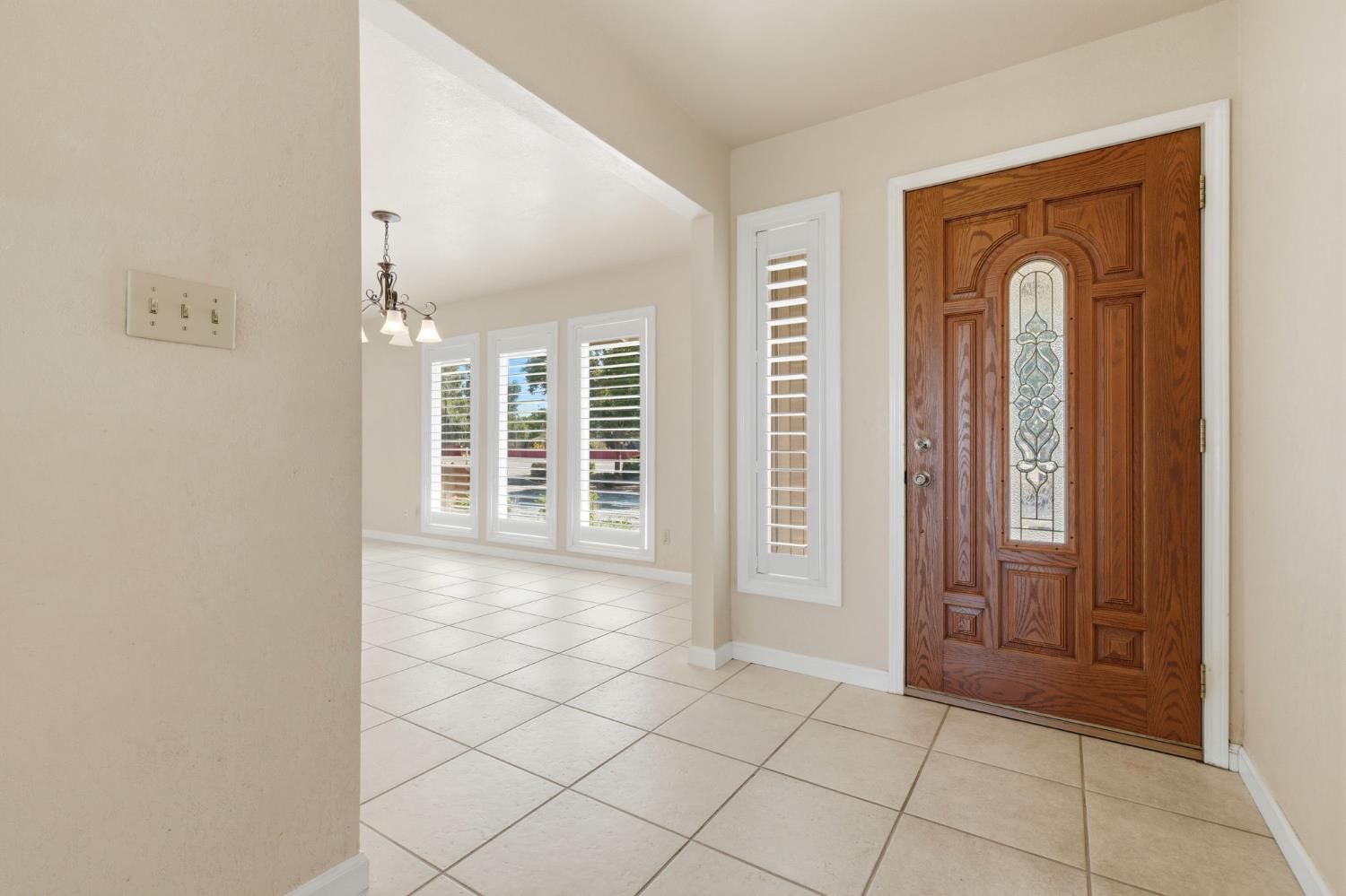 3153 N Blythe, Fresno, CA 93722