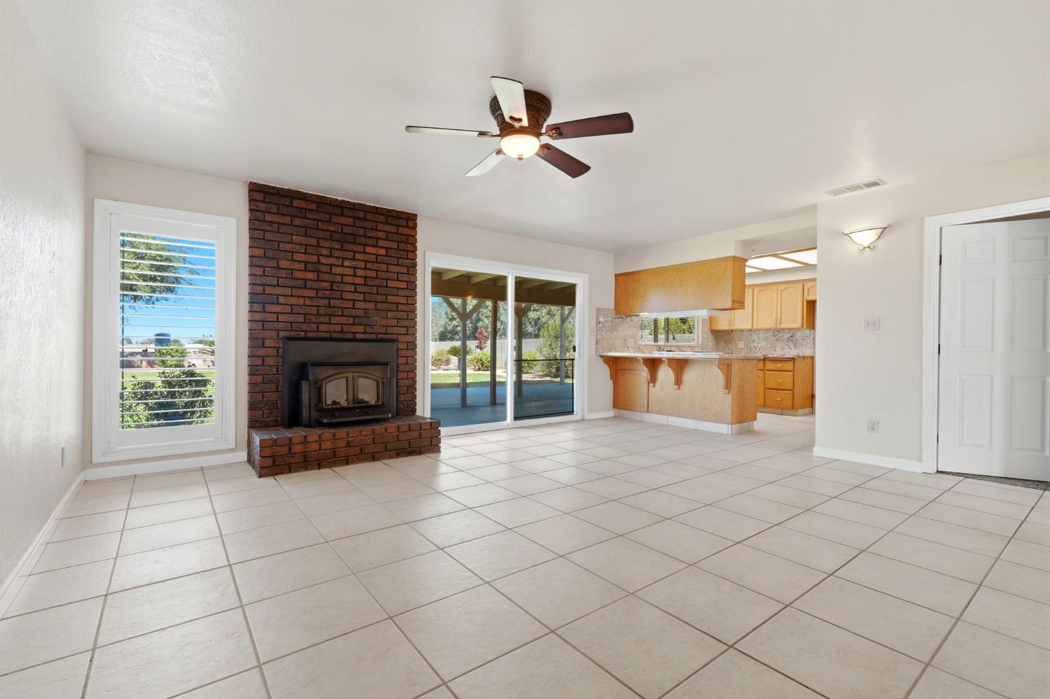 3153 N Blythe, Fresno, CA 93722