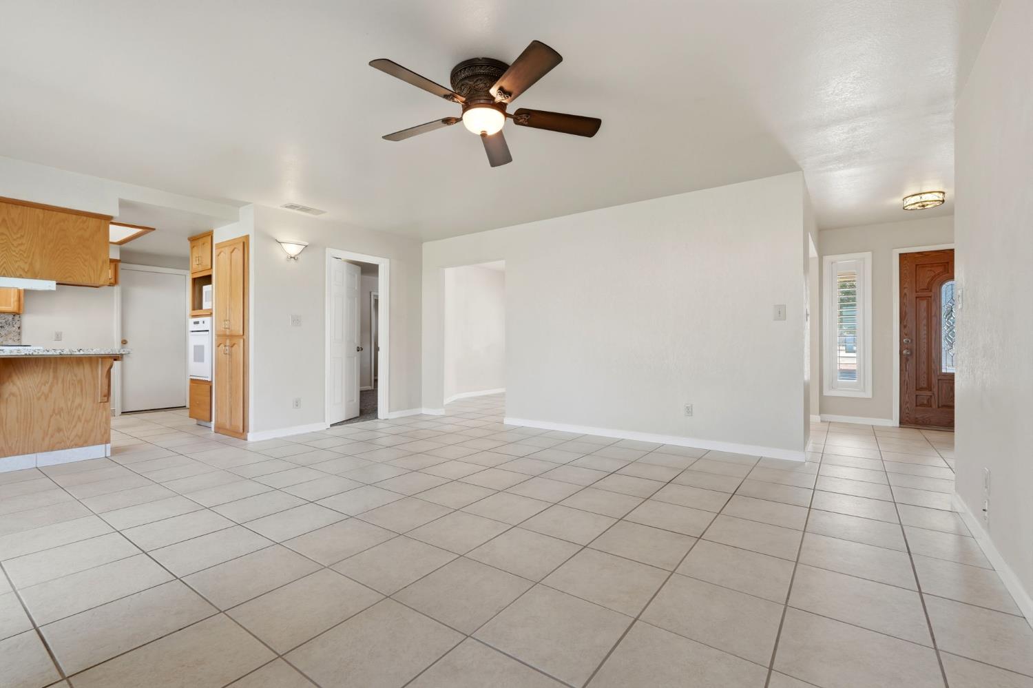 3153 N Blythe, Fresno, CA 93722
