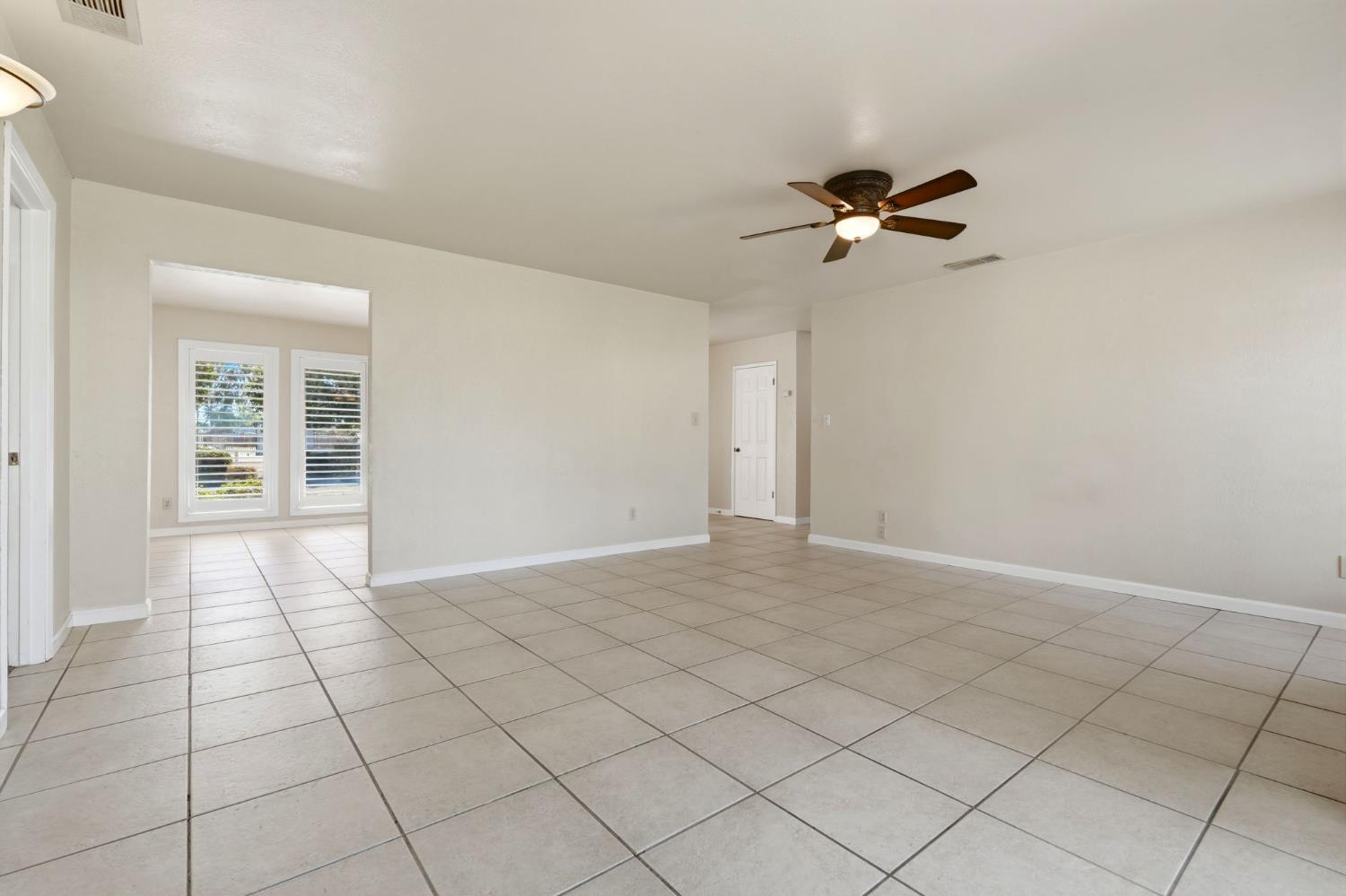 3153 N Blythe, Fresno, CA 93722